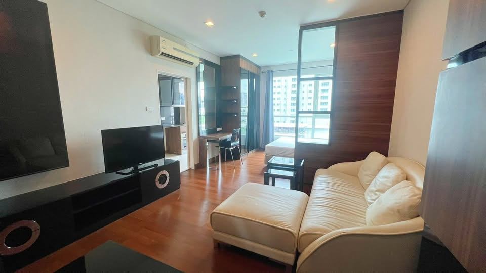 Ivy Thonglor 23 - Image 2