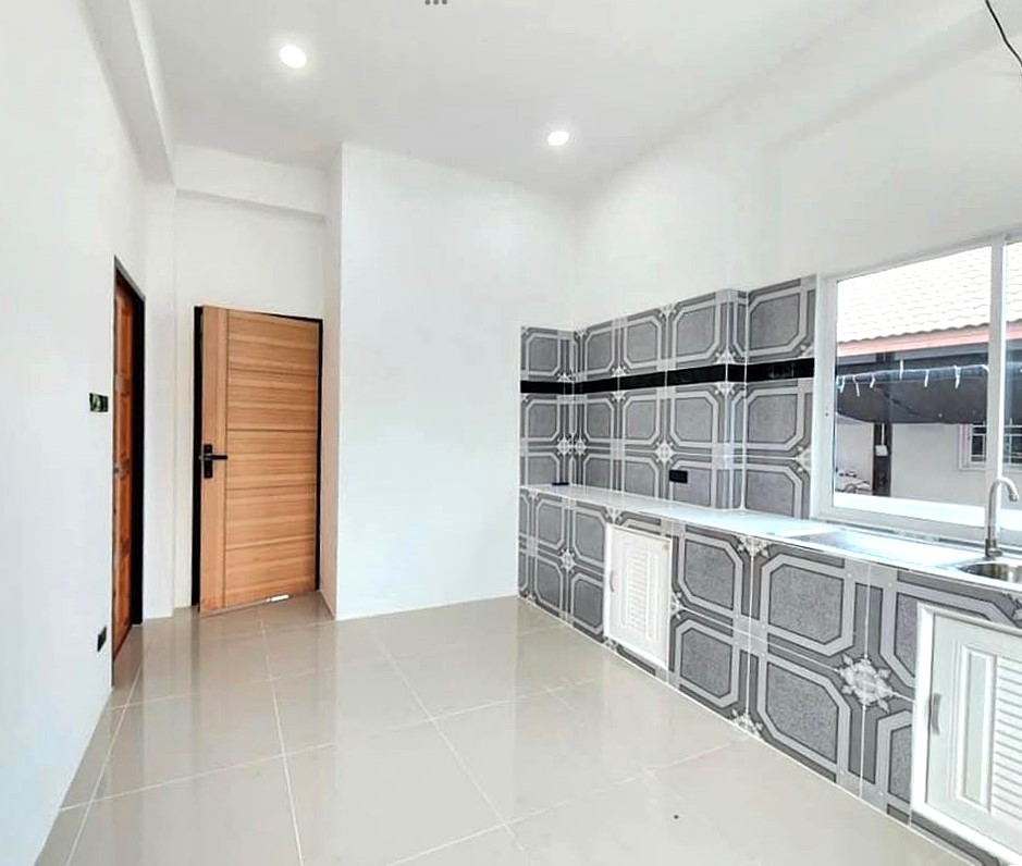4 Bedroom House For Sale in San Phisuea, Mueang Chiang Mai, Chiang Mai - Image 3