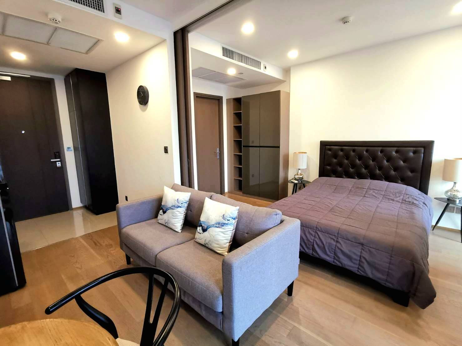 Ashton Chula-Silom - Image 1