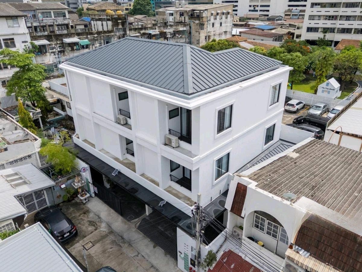 5 Bedroom House For Sale in Khlong Tan, Khlong Toei, Bangkok - Image 1