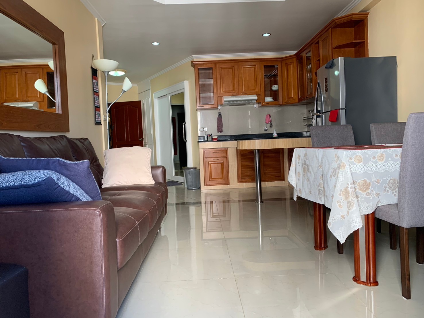 Riverside Condo - Image 8