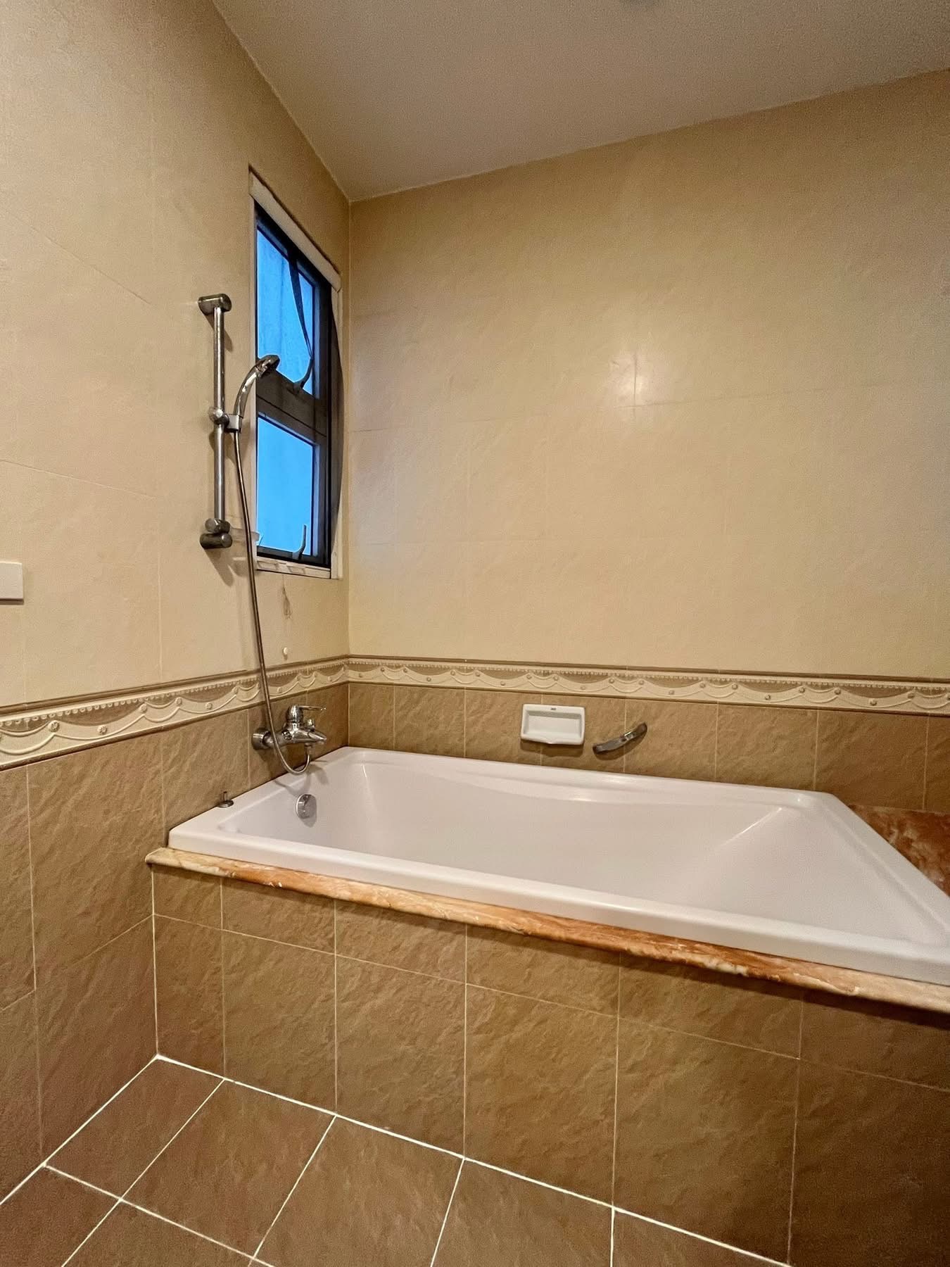 5 Bedroom House For Rent in Din Daeng, Din Daeng, Bangkok - Image 23