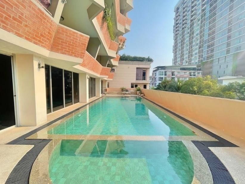 3 Bedroom Condo For Sale in Thung Wat Don, Sathon, Bangkok - Image 9