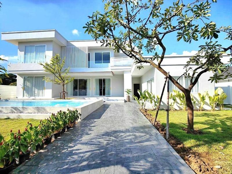 6 Bedroom House For Sale in Ton Pao, San Kamphaeng, Chiang Mai - Image 1