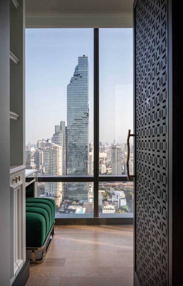 Ashton Silom - Image 12