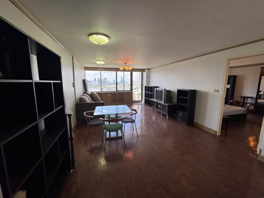 1 Bedroom Condo For Sale in Bang Kapi, Huai Khwang, Bangkok - Image 1