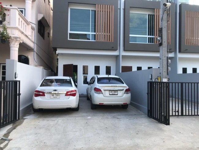 3 Bedroom Townhouse For Sale in Tha Sala, Mueang Chiang Mai, Chiang Mai - Image 1