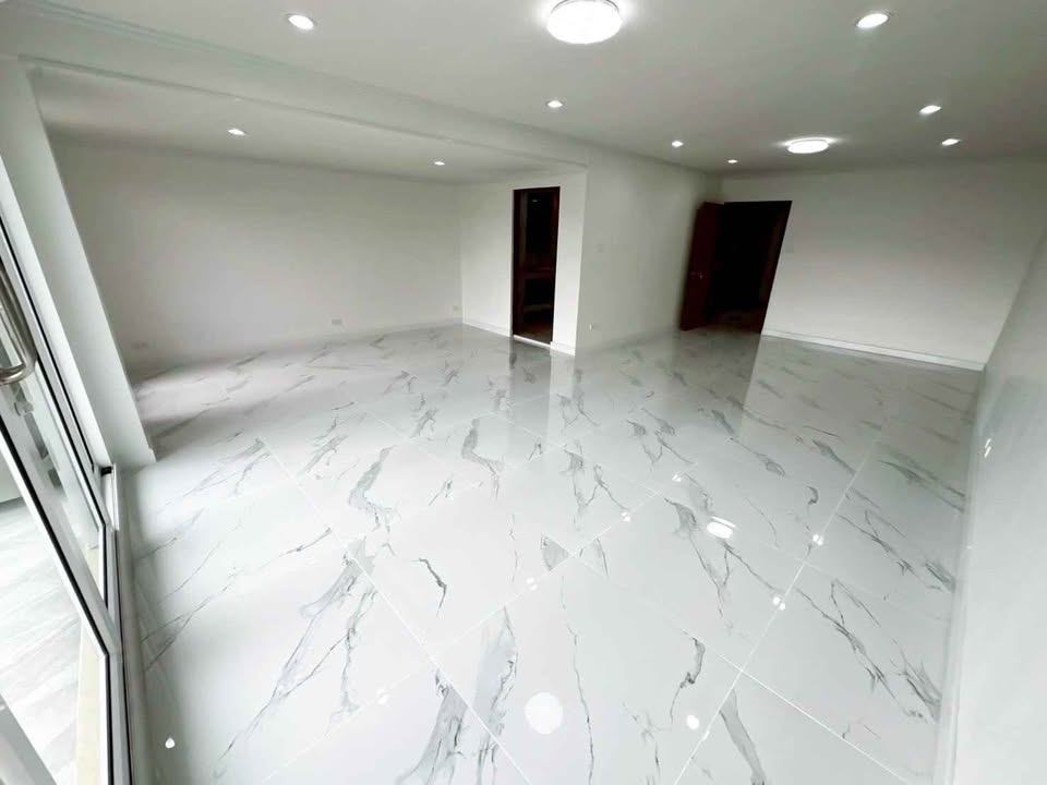 4 Bedroom Townhouse For Sale in Chong Nonsi, Yan Nawa, Bangkok - Image 12