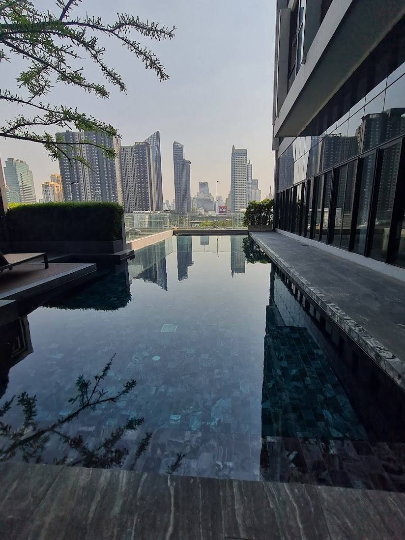 Chewathai Residence Asoke - Image 9