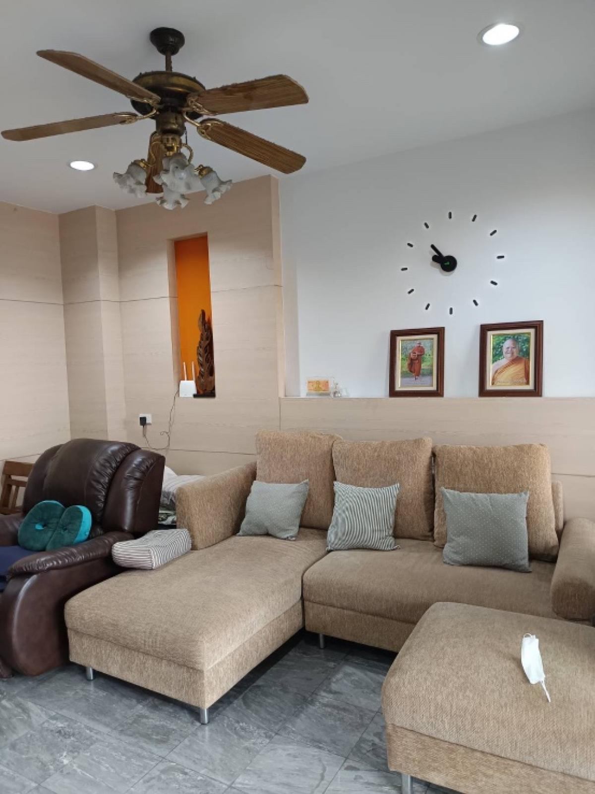 4 Bedroom Townhouse For Sale in Wat Phraya Krai, Bang Kho Laem, Bangkok - Image 4