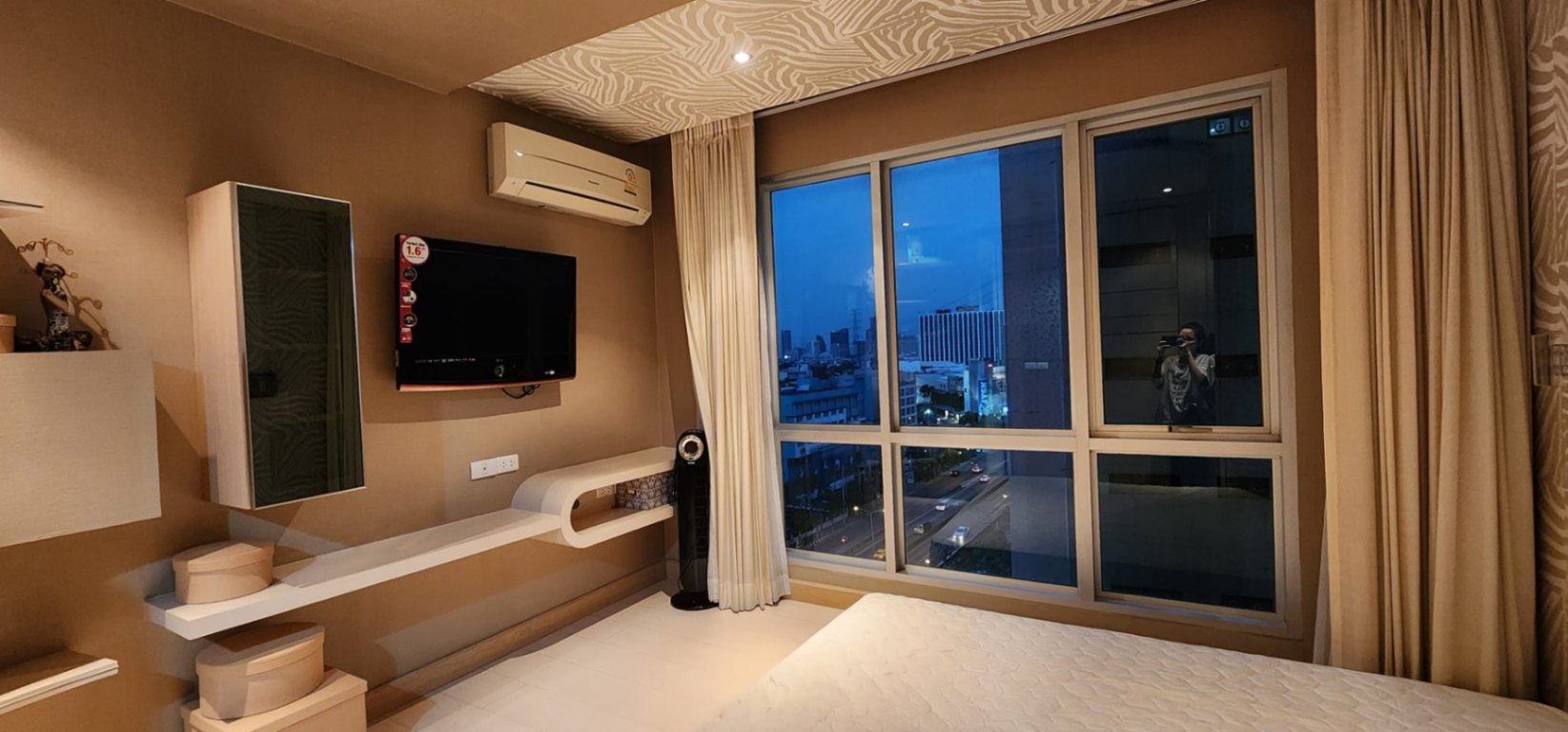 1 Bedroom Condo For Sale in Sam Sen Nok, Huai Khwang, Bangkok - Image 4