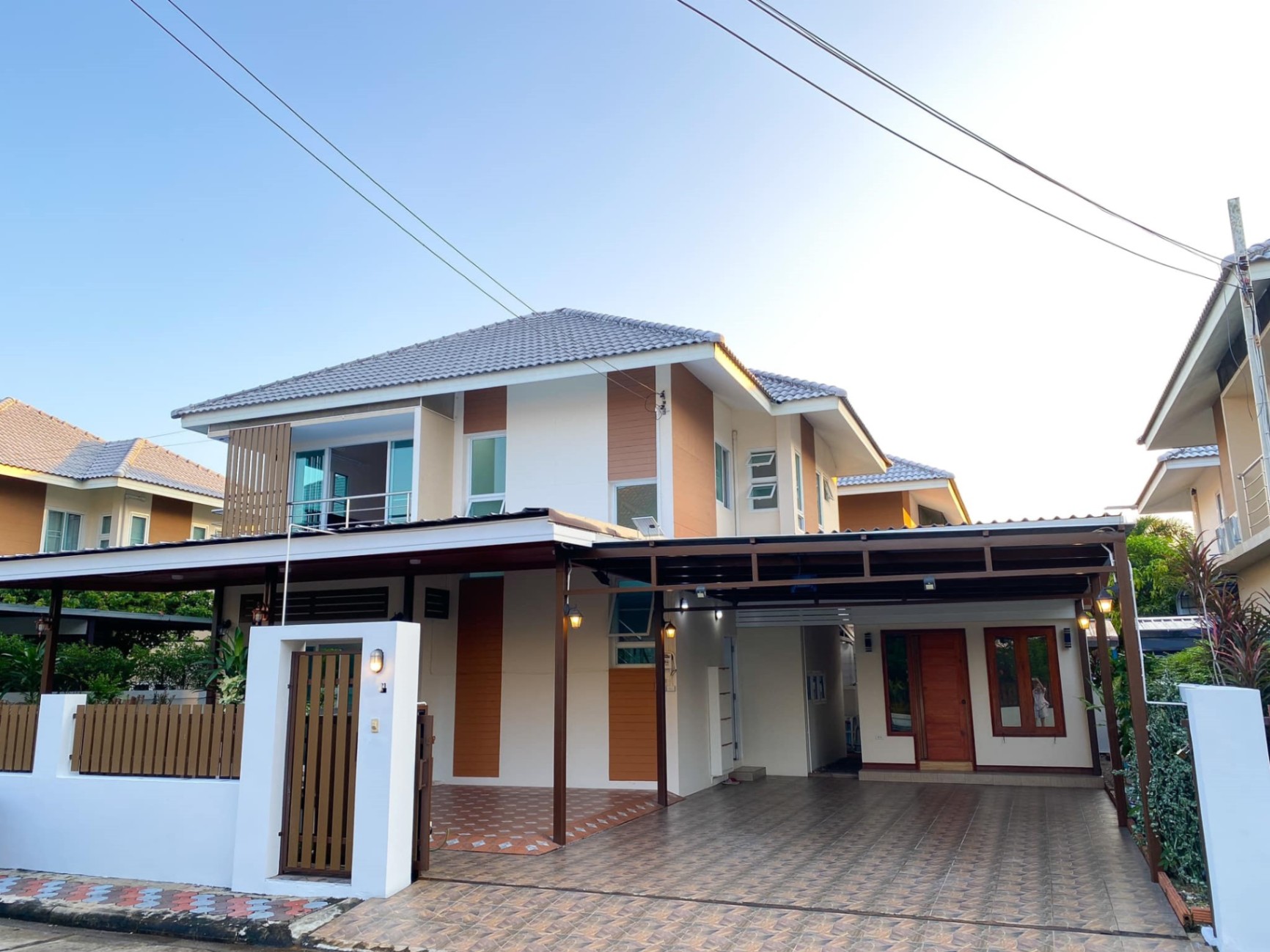 4 Bedroom House For Sale in San Phak Wan, Hang Dong, Chiang Mai - Image 1