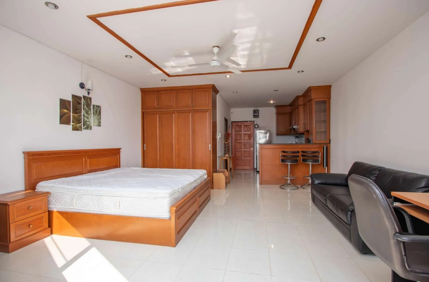 Riverside Condo - Image 4