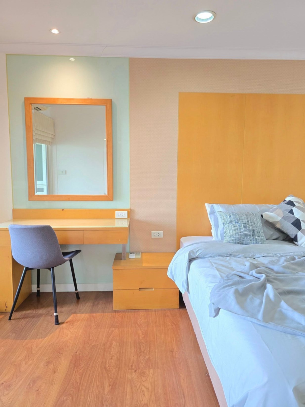 3 Bedroom Condo For Rent in Chong Nonsi, Yan Nawa, Bangkok - Image 4