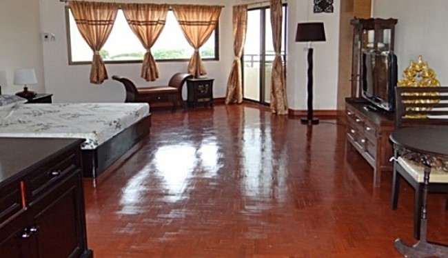 Riverside Condo - Image 2