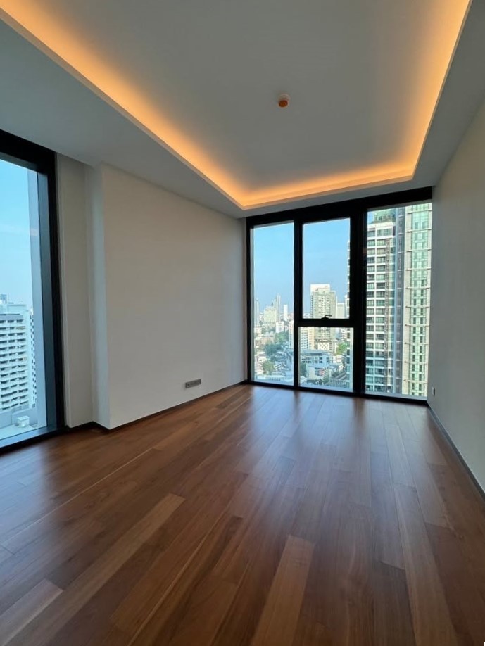 2 Bedroom Condo For Sale in Khlong Tan, Khlong Toei, Bangkok - Image 2