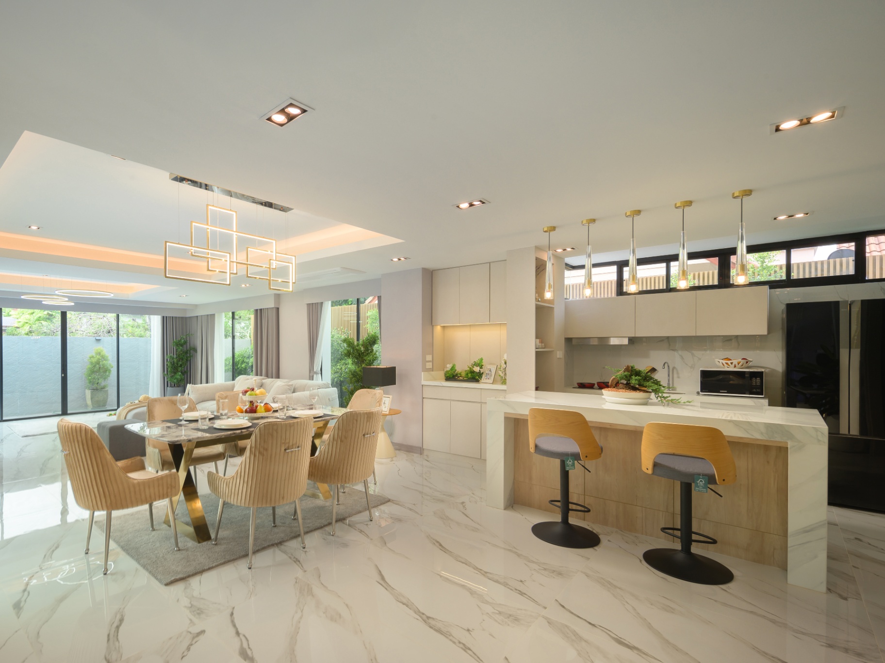 4 Bedroom House For Sale in San Phisuea, Mueang Chiang Mai, Chiang Mai - Image 3