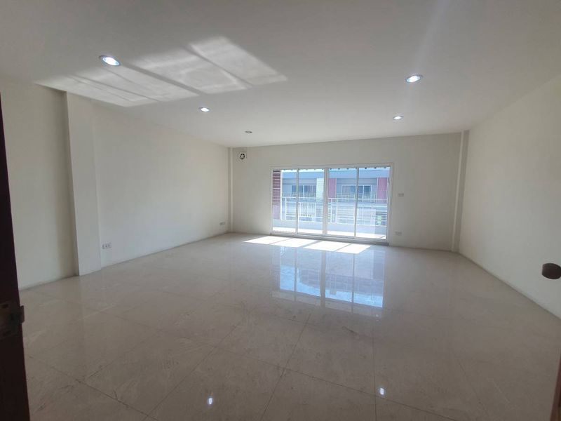 Retail Space For Sale in Bang Phongphang, Yan Nawa, Bangkok - Image 11