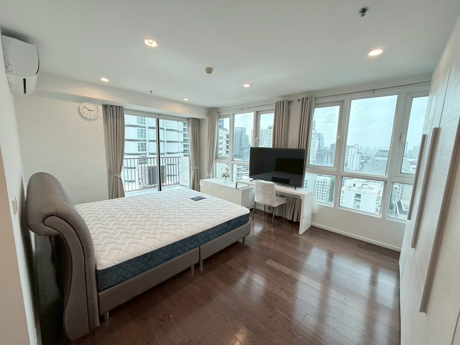15 Sukhumvit Residences - Image 7