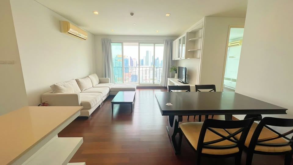 Ivy Thonglor 23 - Image 1