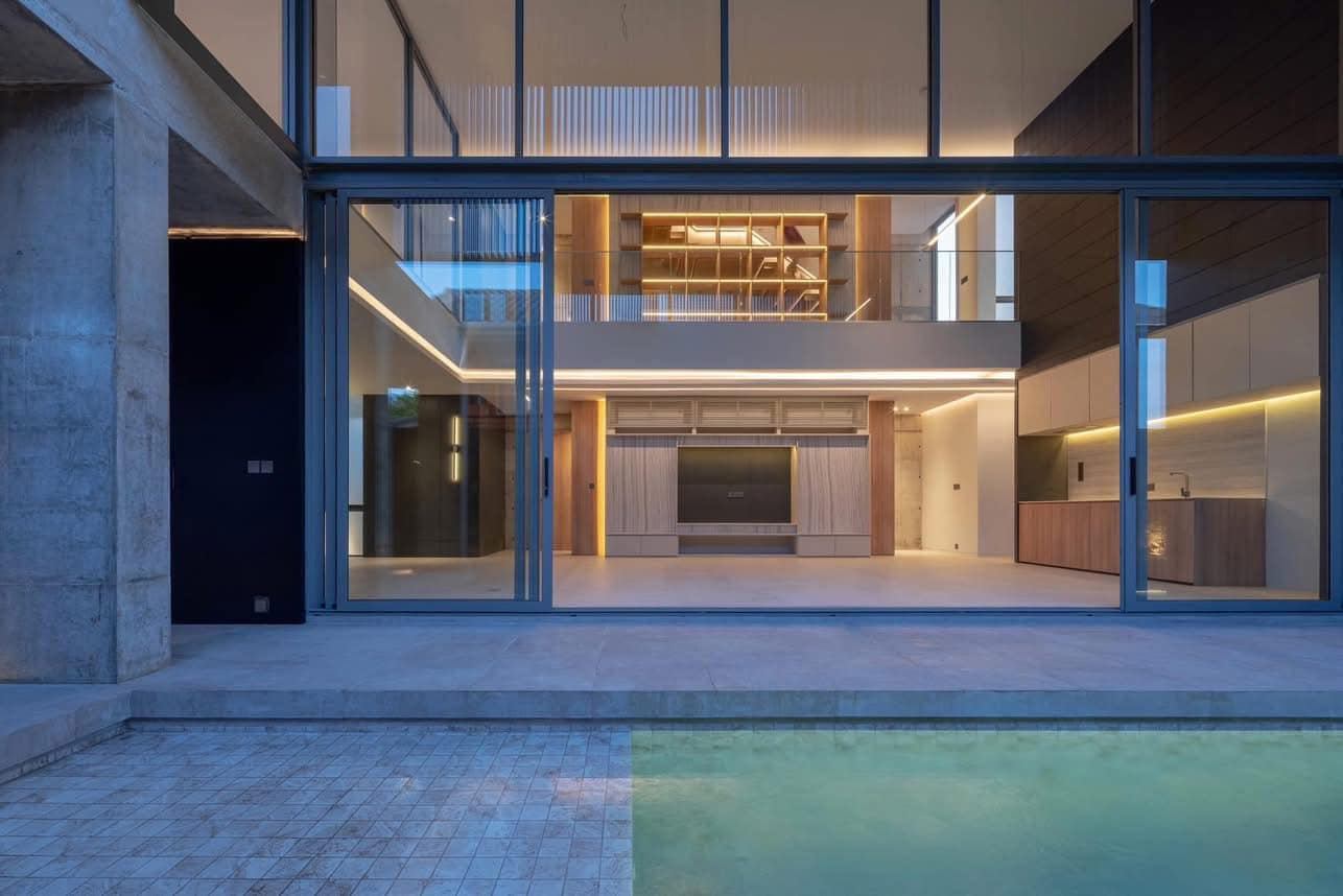 4 Bedroom House For Sale in Phra Khanong Nuea, Vadhana, Bangkok - Image 2