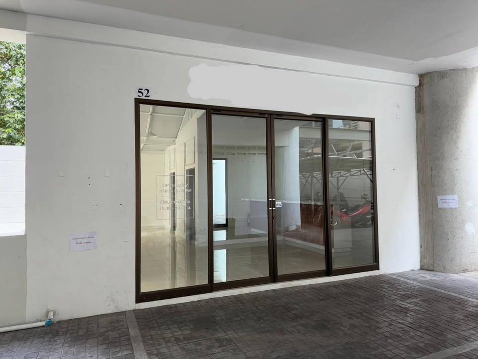  Retail Space For Sale in Khlong Tan, Khlong Toei, Bangkok - Image 1