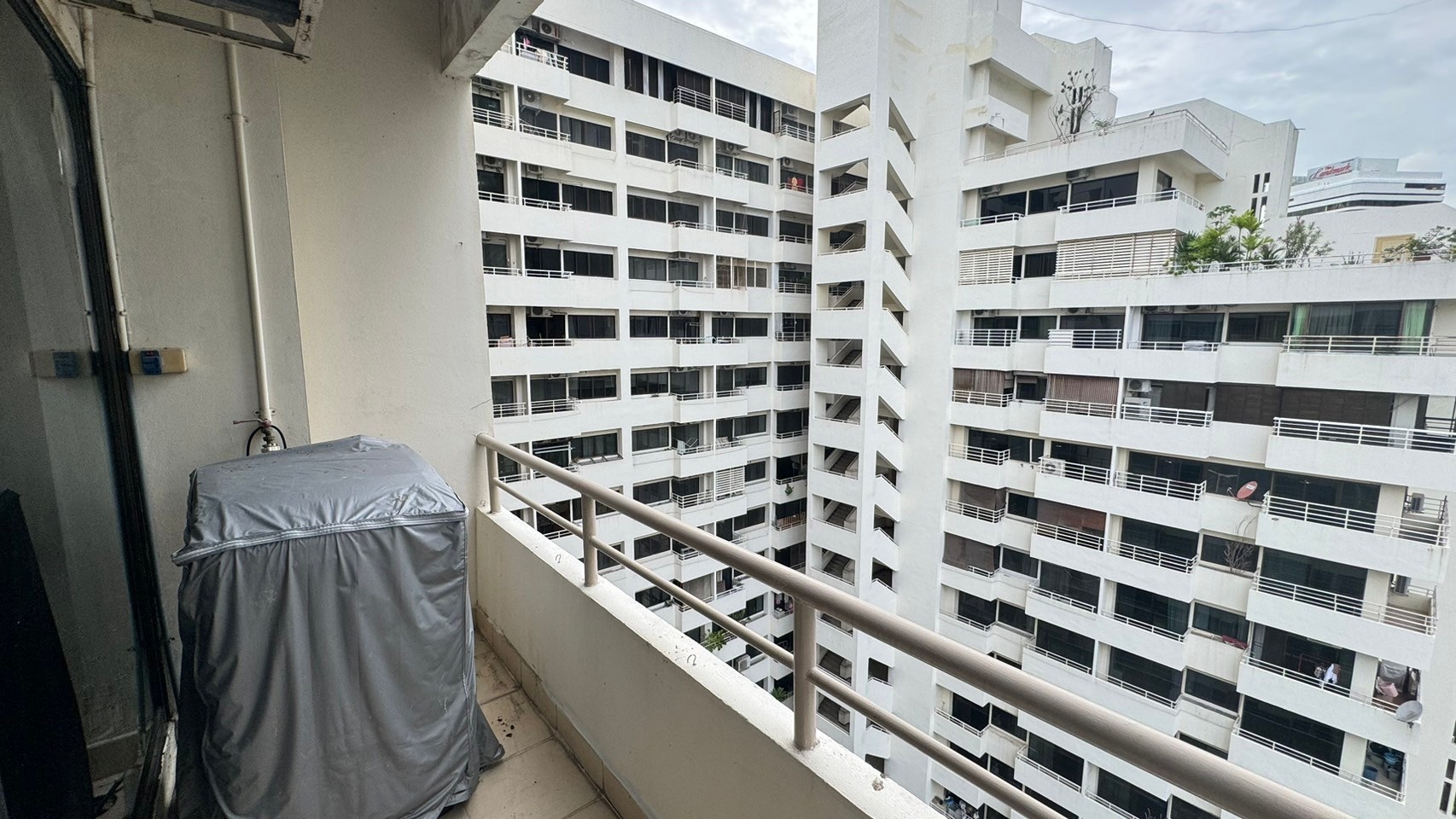 Saranjai Mansion - Image 8