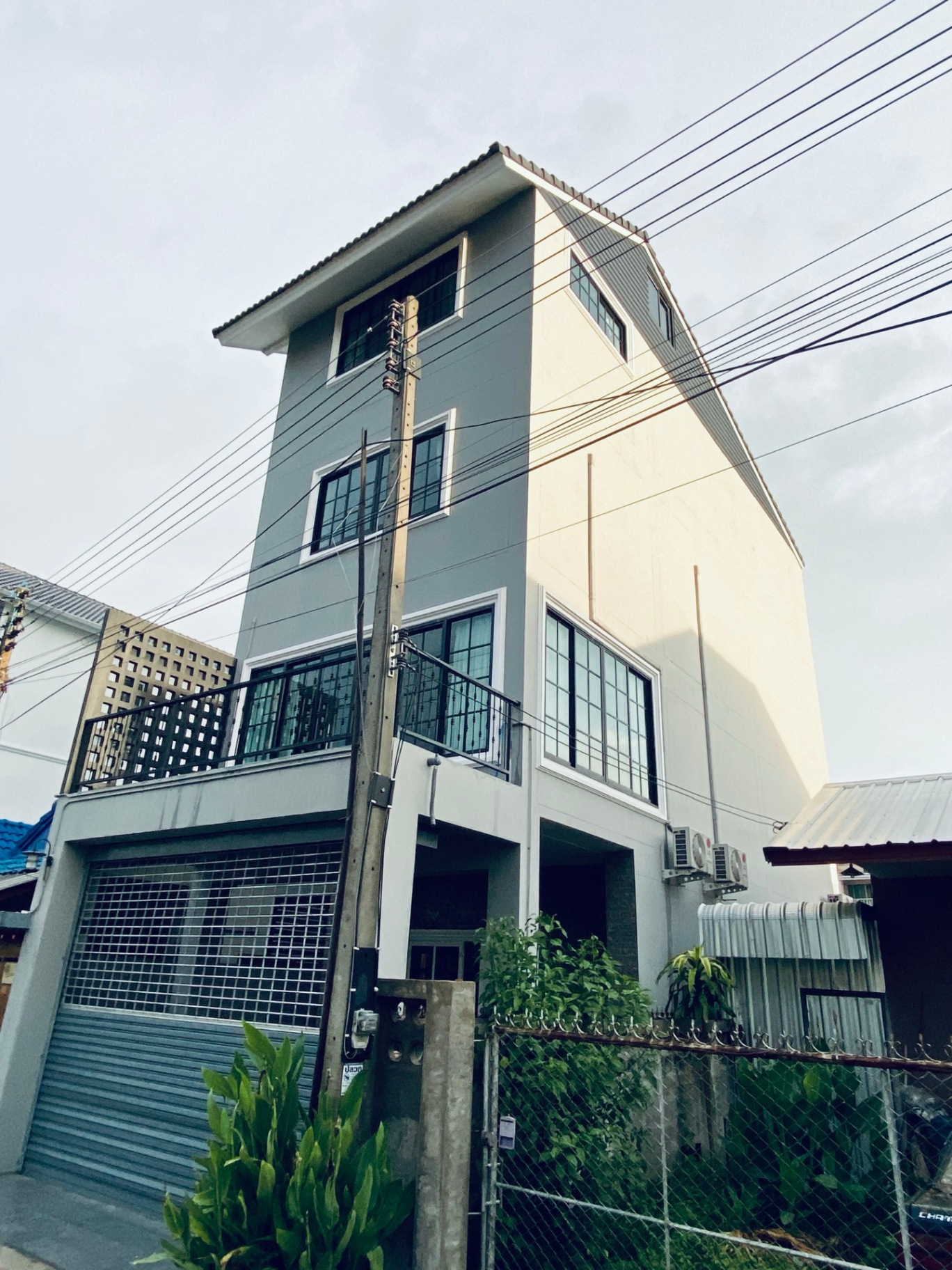 3 Bedroom Townhouse For Sale in Pa Daet, Mueang Chiang Mai, Chiang Mai - Image 1