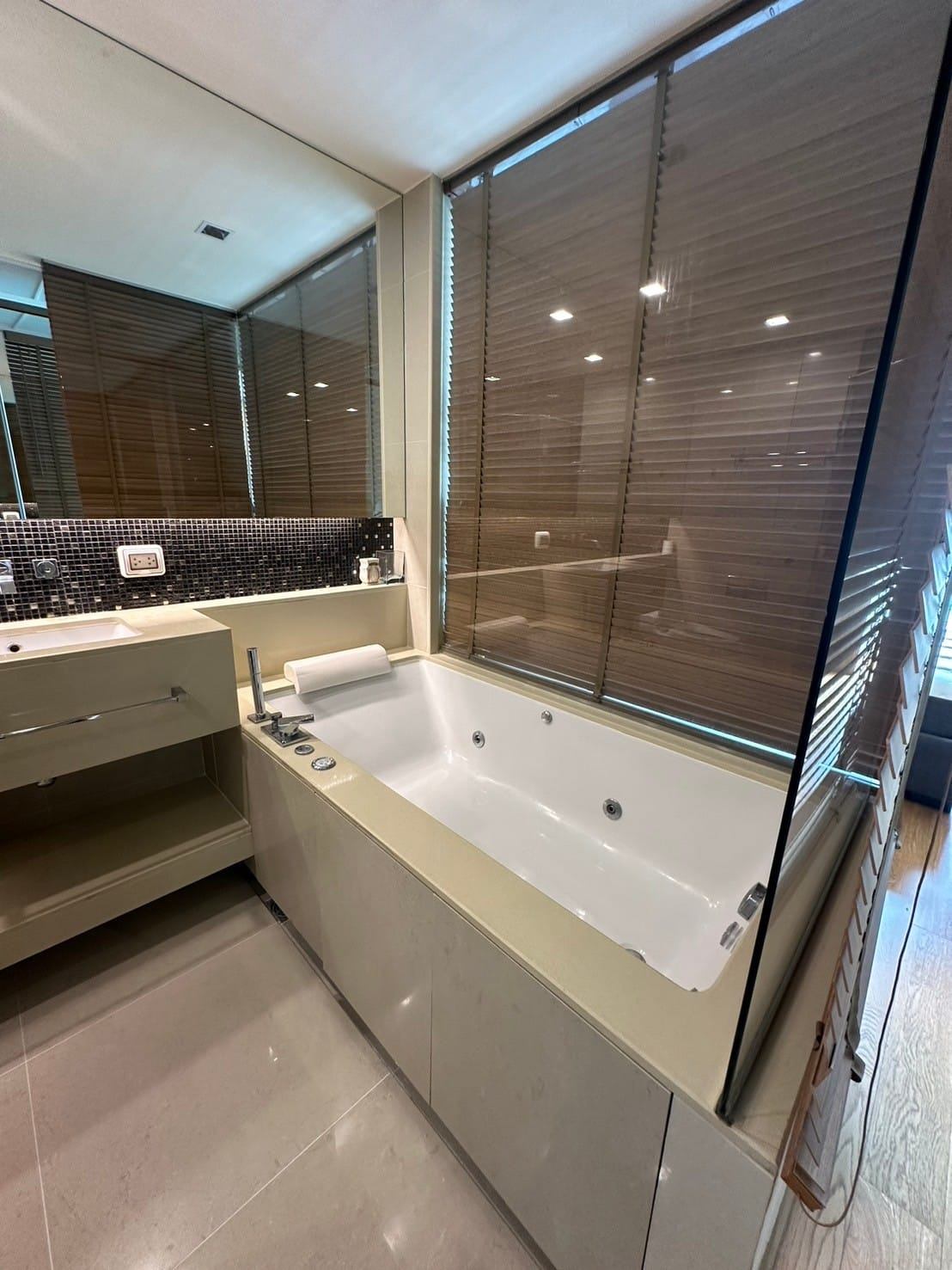 ดิ แอดเดรส สาทร - Image 9