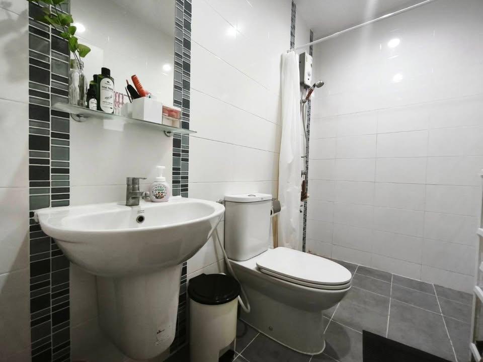 3 Bedroom Townhouse For Sale in Khlong Sam Prawet, Lat Krabang, Bangkok - Image 17