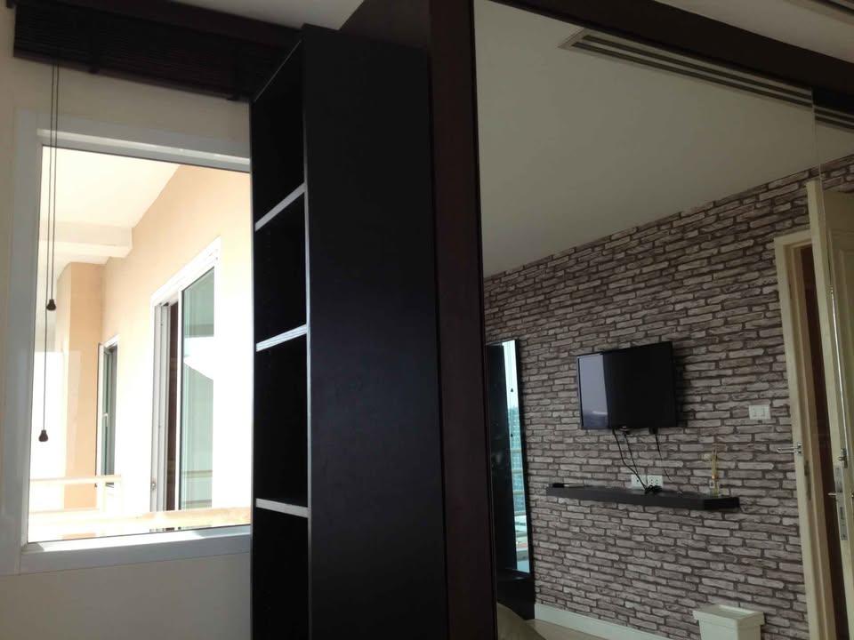 1 Bedroom Condo For Sale in Sam Sen Nok, Huai Khwang, Bangkok - Image 7
