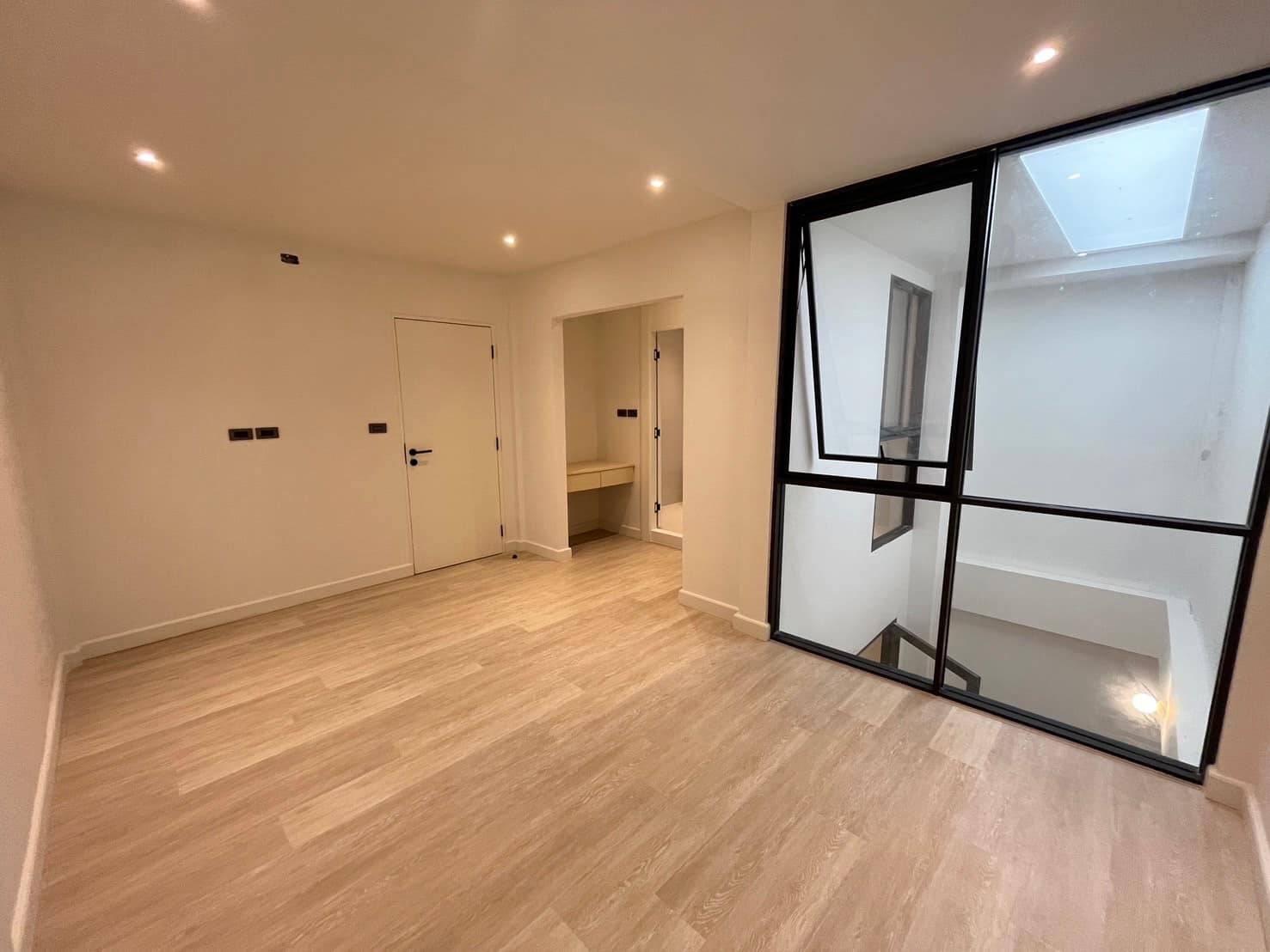 2 Bedroom Townhouse For Sale in Phra Khanong Nuea, Vadhana, Bangkok - Image 8