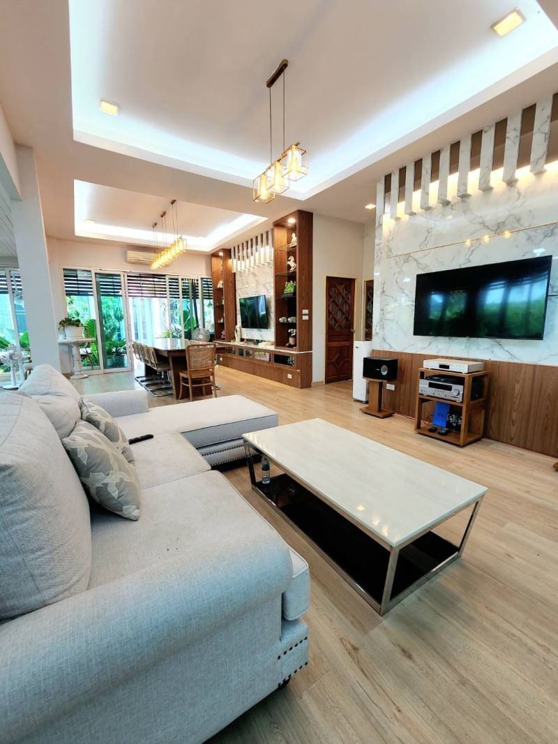 5 Bedroom House For Rent in Pa Daet, Mueang Chiang Mai, Chiang Mai - Image 4