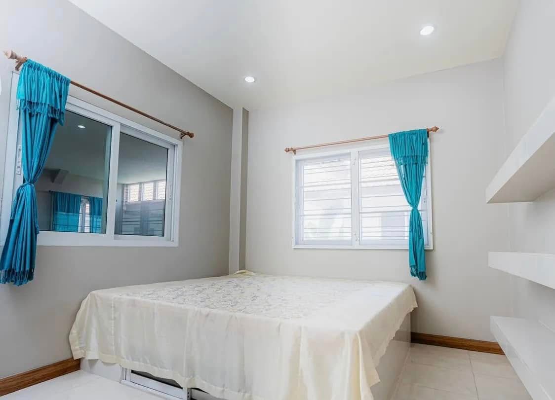 6 Bedroom House For Sale in San Phak Wan, Hang Dong, Chiang Mai - Image 10