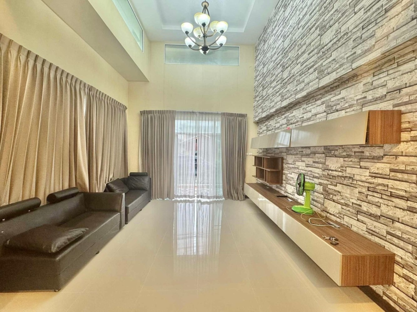The Greenery Villa - Image 2