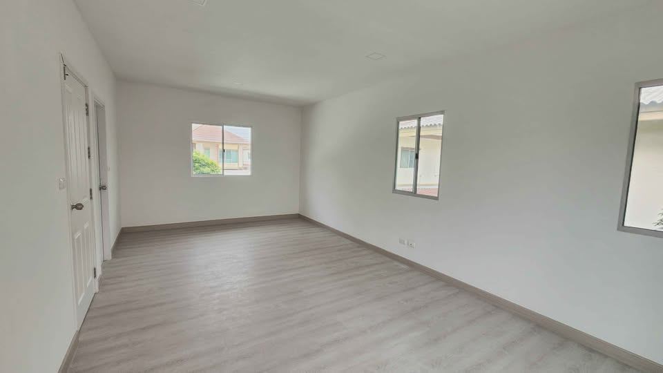 3 Bedroom House For Sale in Racha Thewa, Bang Phli, Samut Prakan - Image 8
