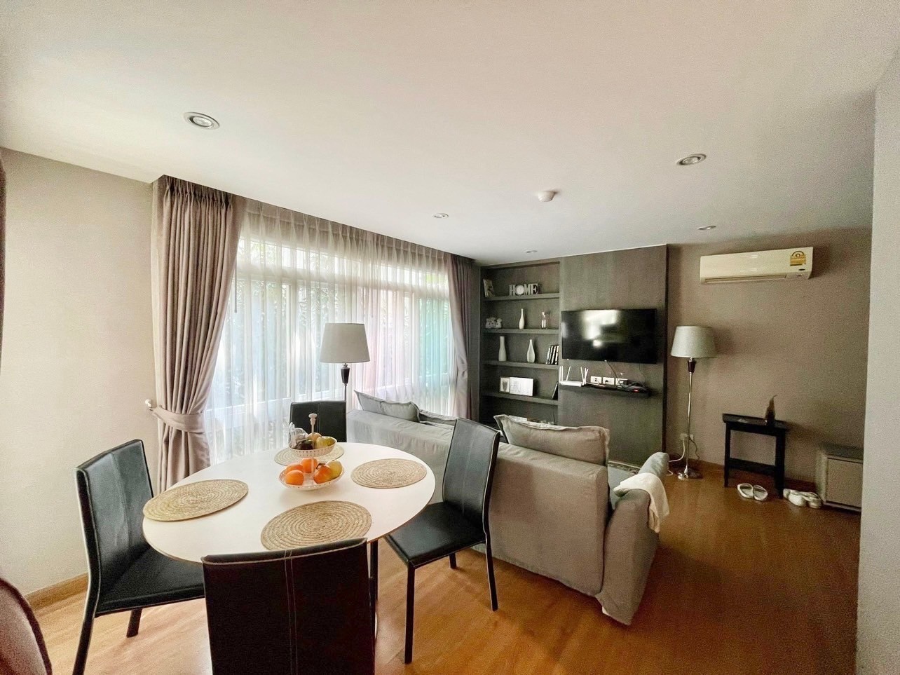 Rawee Waree Condo - Image 1