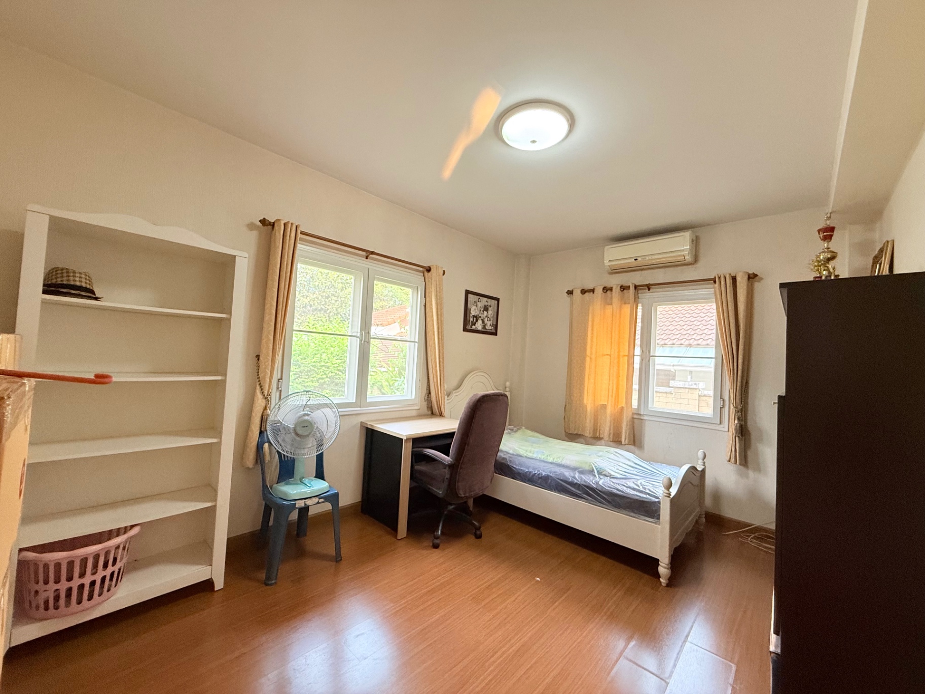 Home in Park - Image 37