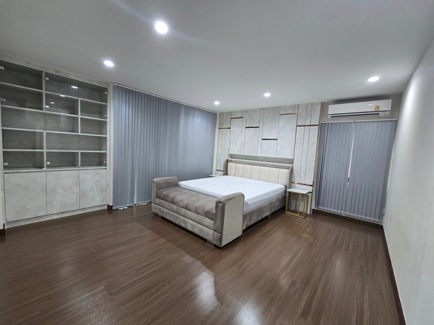 4 Bedroom House For Sale in Saphan Sung, Saphan Sung, Bangkok - Image 10