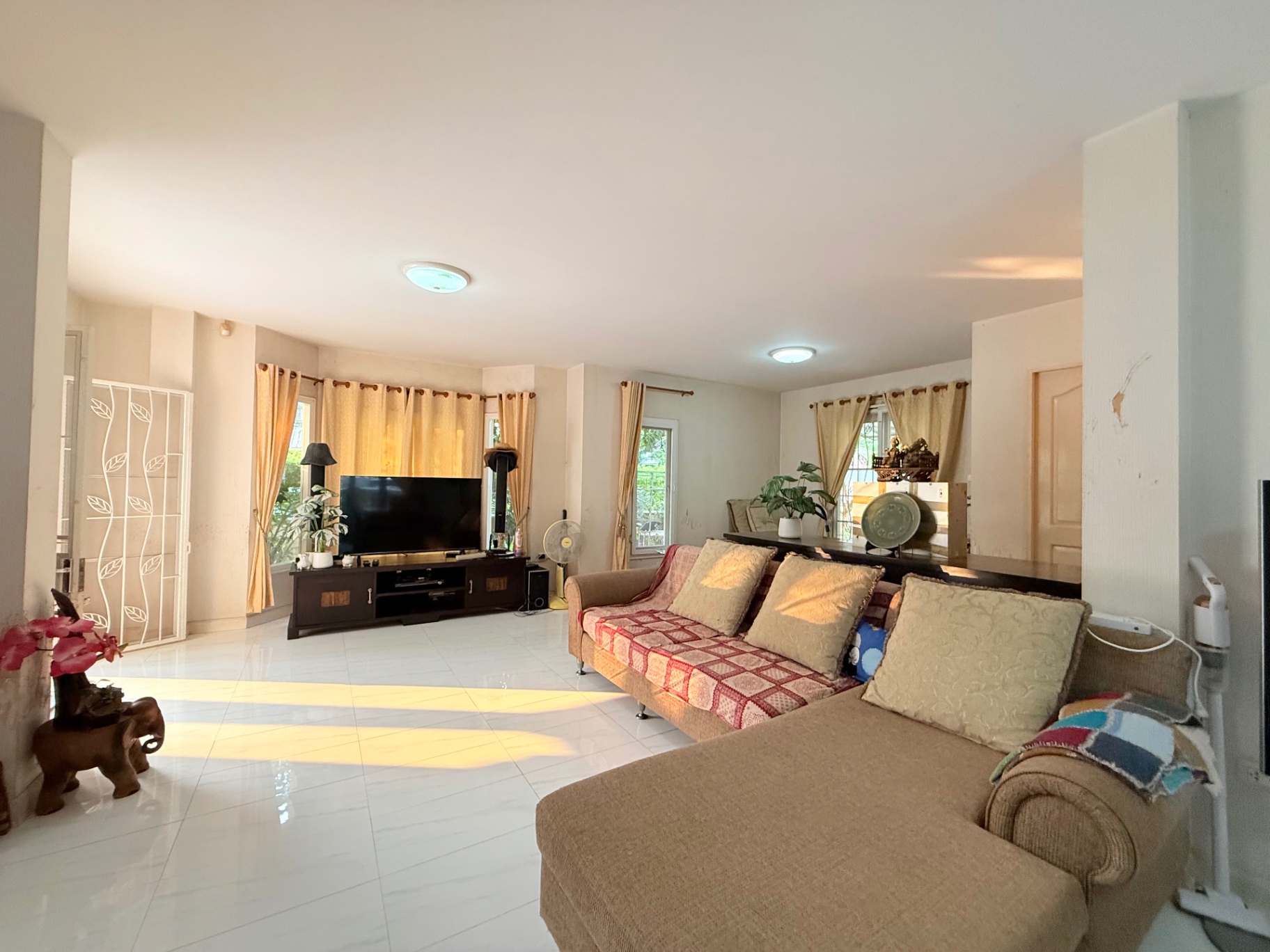 Home in Park - Image 4