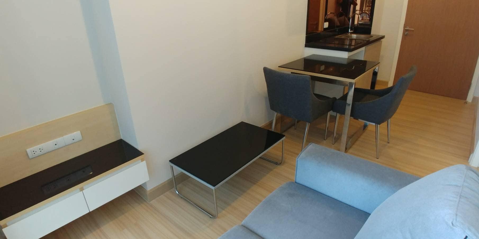 1 Bedroom Condo For Sale in Khlong Tan Nuea, Vadhana, Bangkok - Image 2