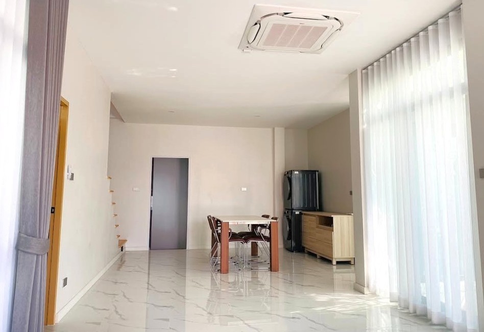 4 Bedroom House For Sale in San Phak Wan, Hang Dong, Chiang Mai - Image 4