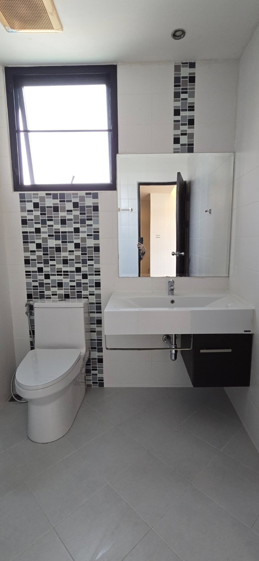Jigsaw Condo - Image 6