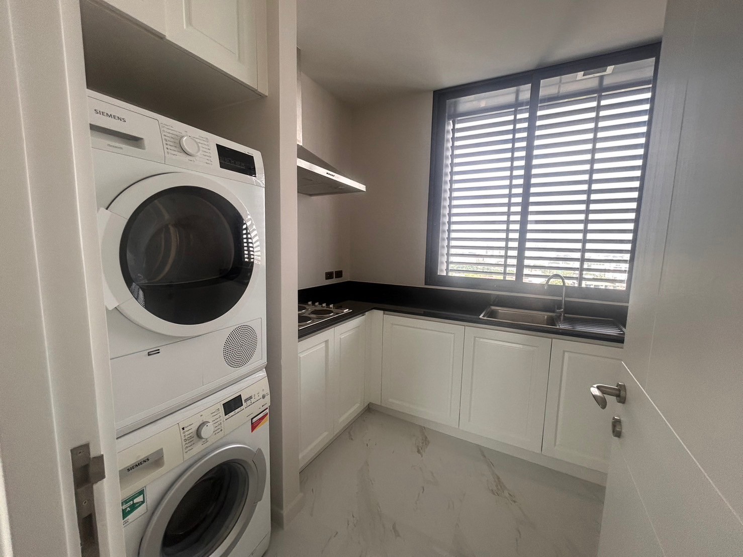 4 Bedroom Condo For Sale in Bang Khlo, Bang Kho Laem, Bangkok - Image 4