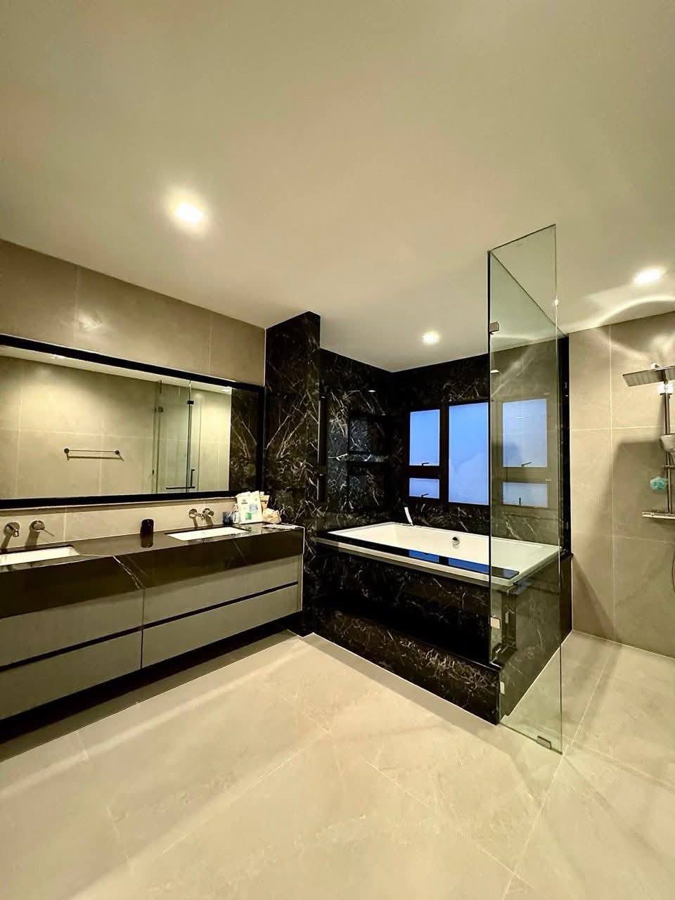 5 Bedroom House For Sale in Saphan Sung, Saphan Sung, Bangkok - Image 4