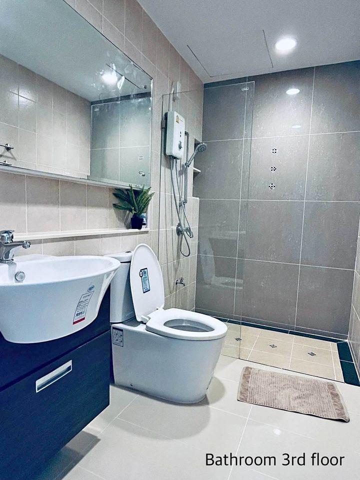 3 Bedroom Townhouse For Rent in Wang Thonglang, Wang Thonglang, Bangkok - Image 8