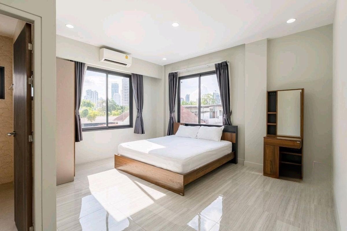 5 Bedroom House For Sale in Khlong Tan, Khlong Toei, Bangkok - Image 19