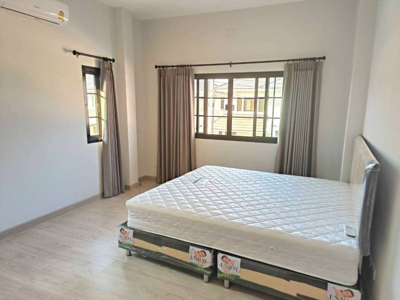 3 卧室 独立房屋  在  - Image 8