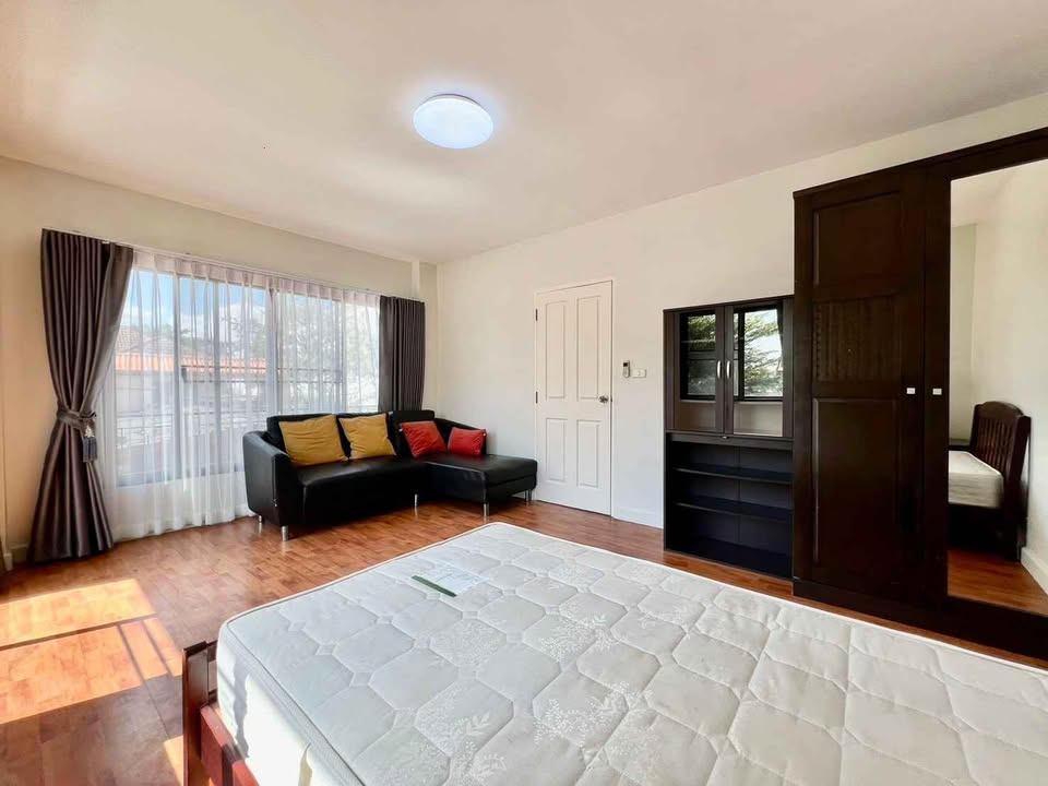 3 Bedroom Townhouse  in Hua Mak, Bang Kapi, Bangkok - Image 15