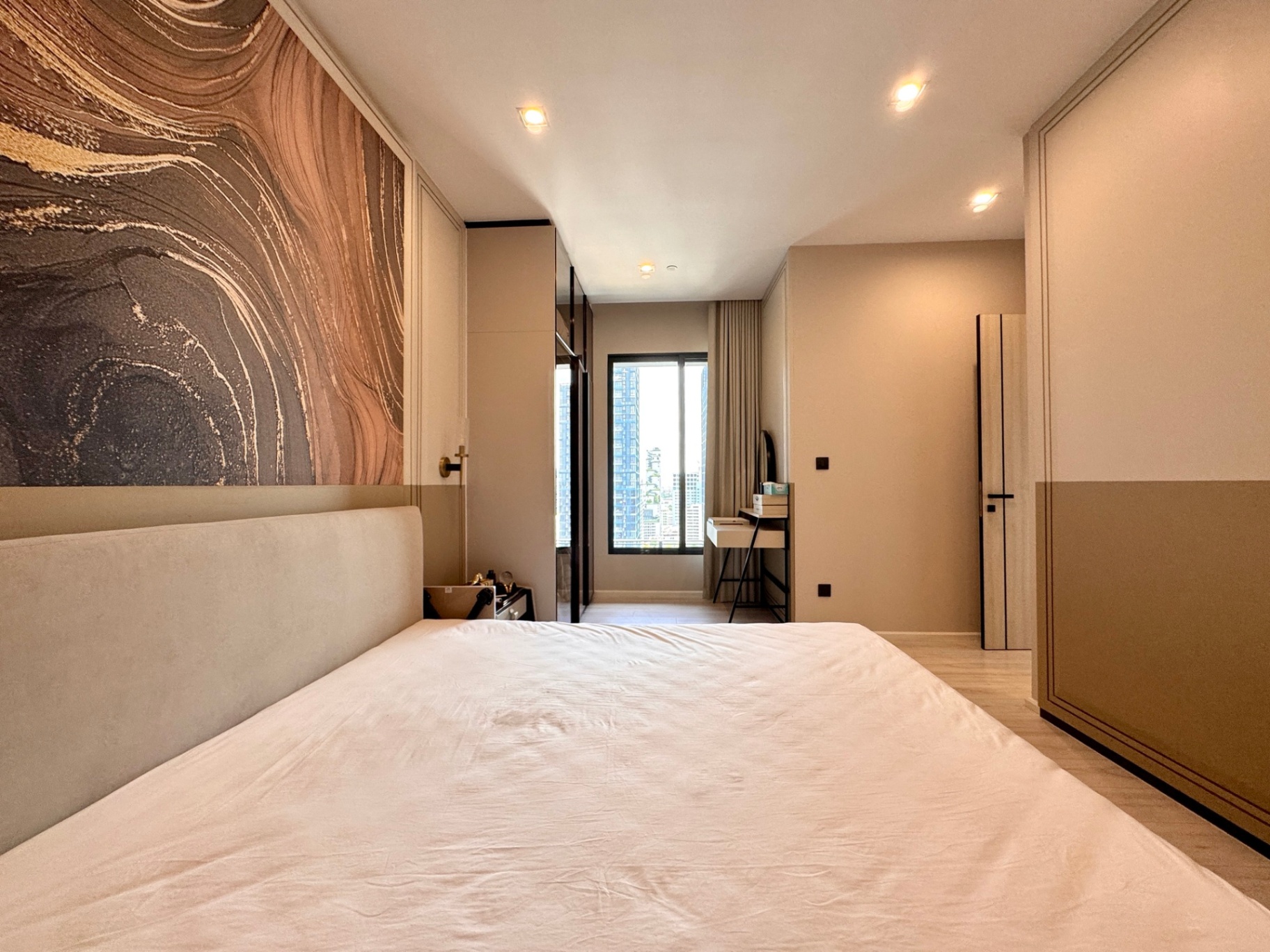 The Room Phayathai - Image 9